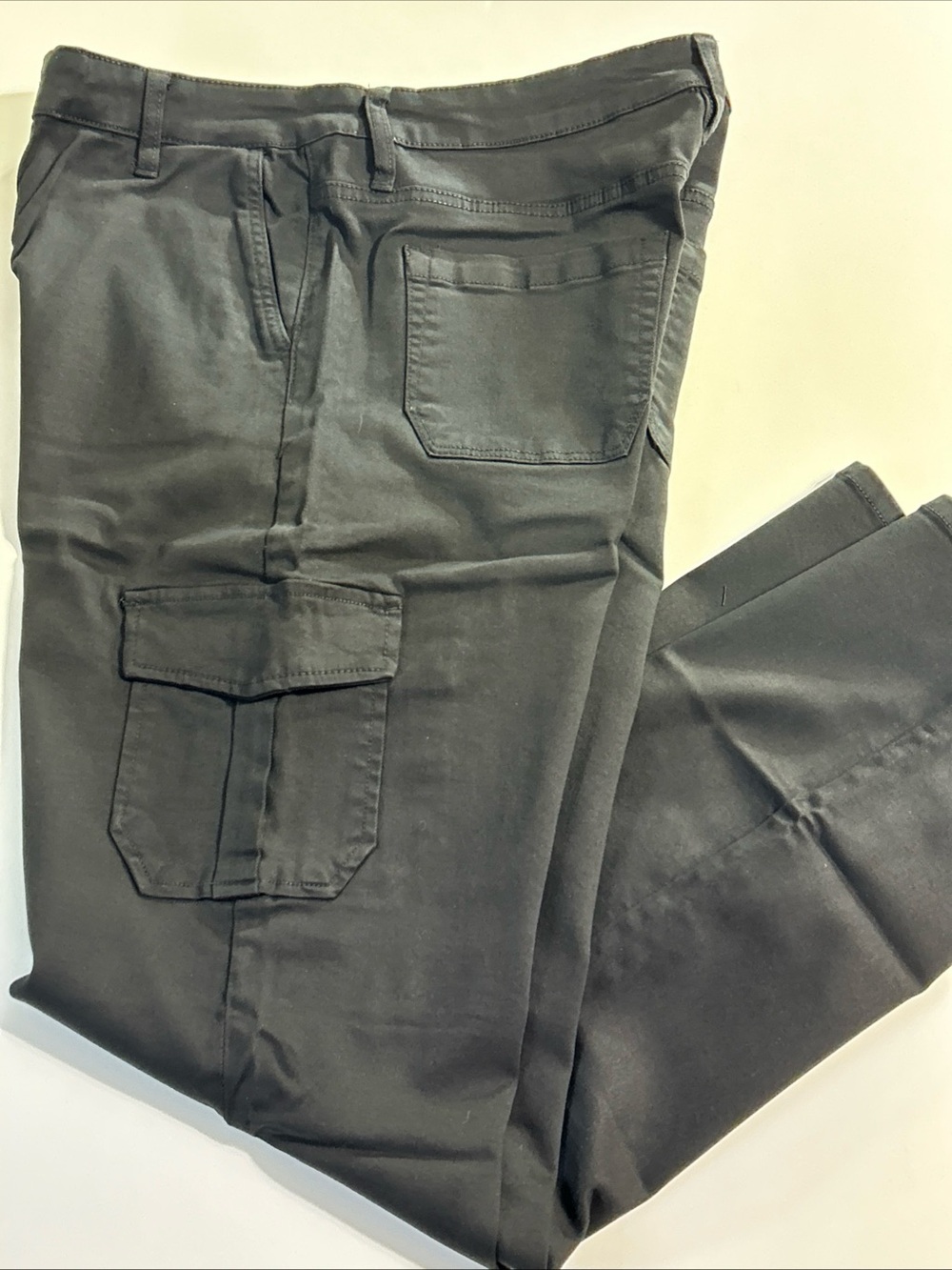 Well Worn Women's High-Rise Tencel Blend Cargo Pants, Black, Size 14/34